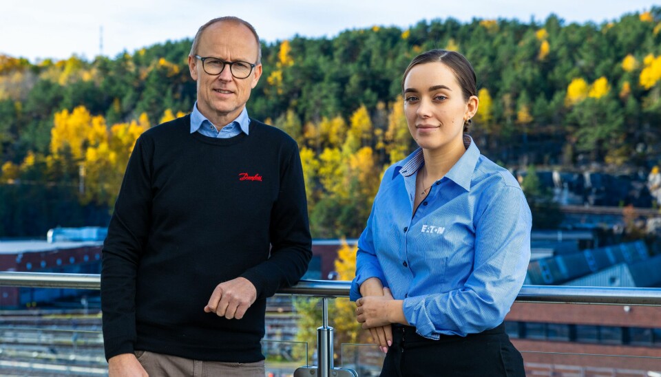 Bjørn Prøsch Meier i Danfoss og Eatons produktsjef for xComfort i Norge, Ine Dagfinrud.