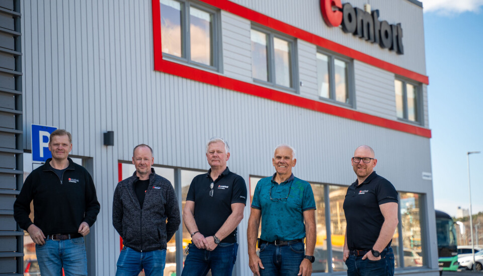 Ansatte foran Comfort-buikken i Halden: F. Jørgensen A/S.
