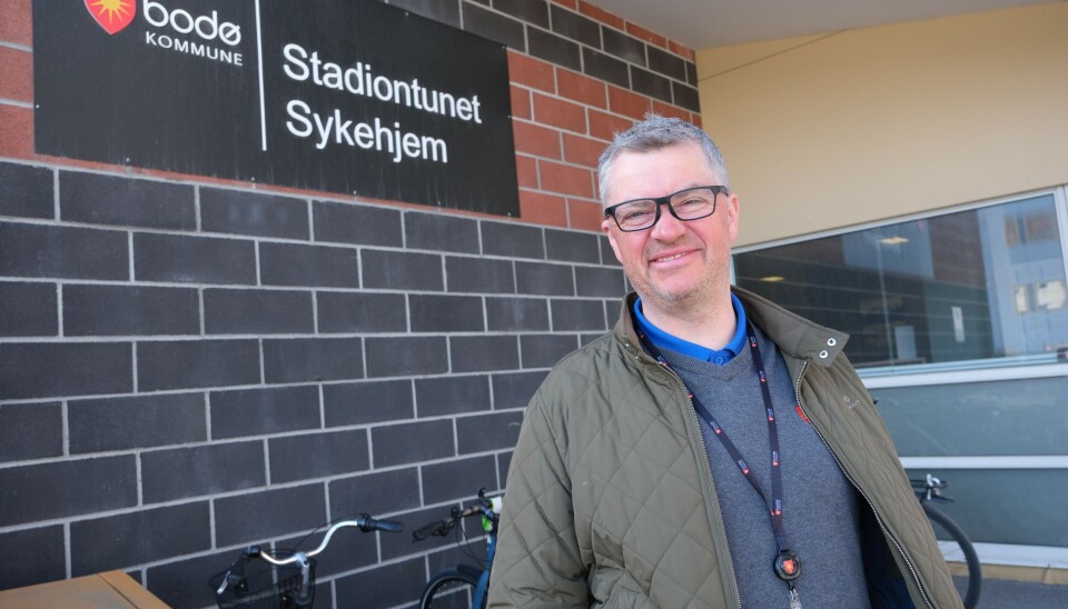 FORNØYD: Tidligere fikk fagansvarlig Ørjan Edvardsen i Bodø kommune mange klager fra beboerne ved Stadiontunet sykehjem. Nå kan han fortelle om gode erfaringer etter installasjonen.