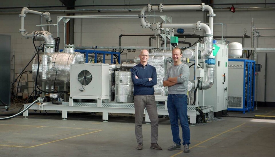 KOMPRESSOR: Det er kompressoren som er den virkelige innovasjonen, sier gründerne Andreas Mück (til venstre) og Tim Hamacher.