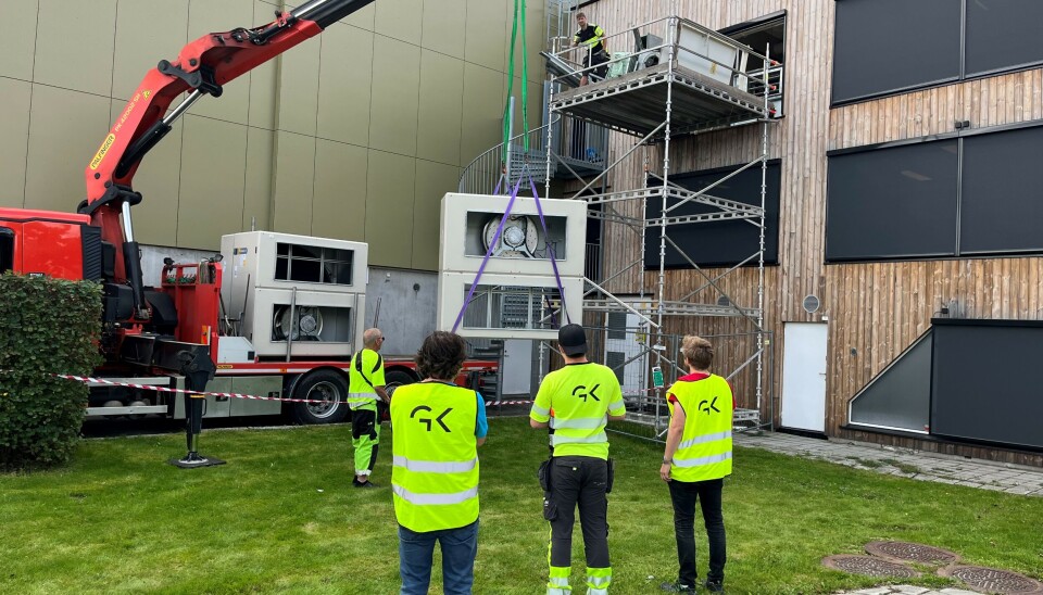 FIGUR 3: GK installerer ombruksaggregatet fra Trondheim i G33.