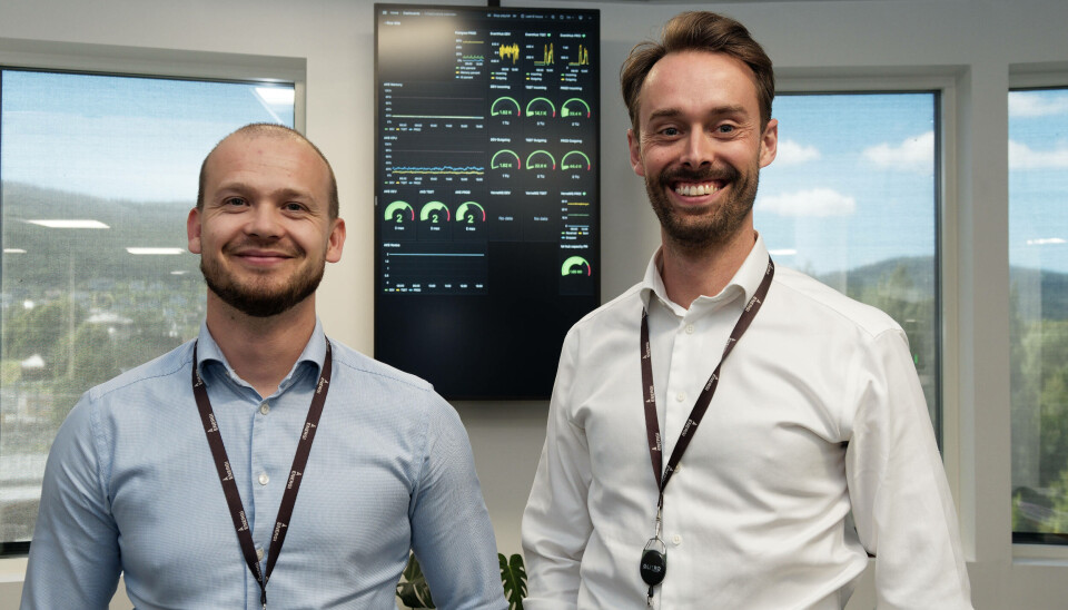 DATA PÅ SKJERMEN: Petter Hessen (til venstre) og Kristian Vennemoe skal sørge for at dataene er riktige – uansett hva du har tenkt å bruke dem til.