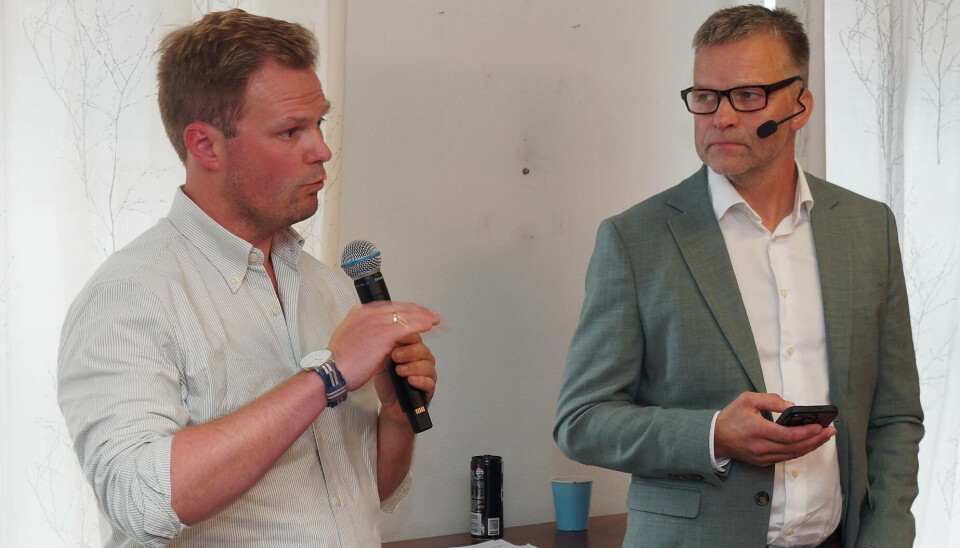 RAPPORTØRER: Stian Eide Myhre (til venstre) og Thomas Schwenke ser hvordan de store i bransjen er flinke til å rapportere, men at all rapporteringen gjør at de får gjort mindre i praksis.