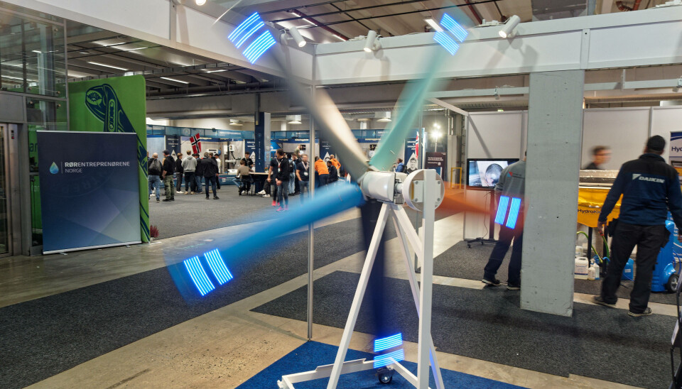 RENSER: Med UV-C-lys på baksiden av viftebladene kan viftene også rense luften og fjerne virus.