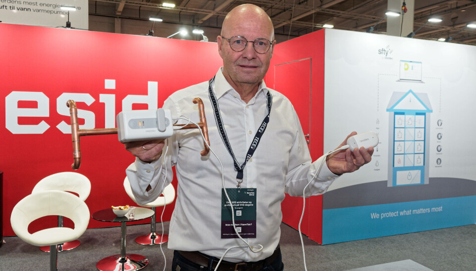 UT I VERDEN: Felles varsling til naboer og sameie er poenget når Stein Bakker og eierne i Resideo stopper lekkasjer i Norge og varsler lekkasjer i Storbritannia og USA.