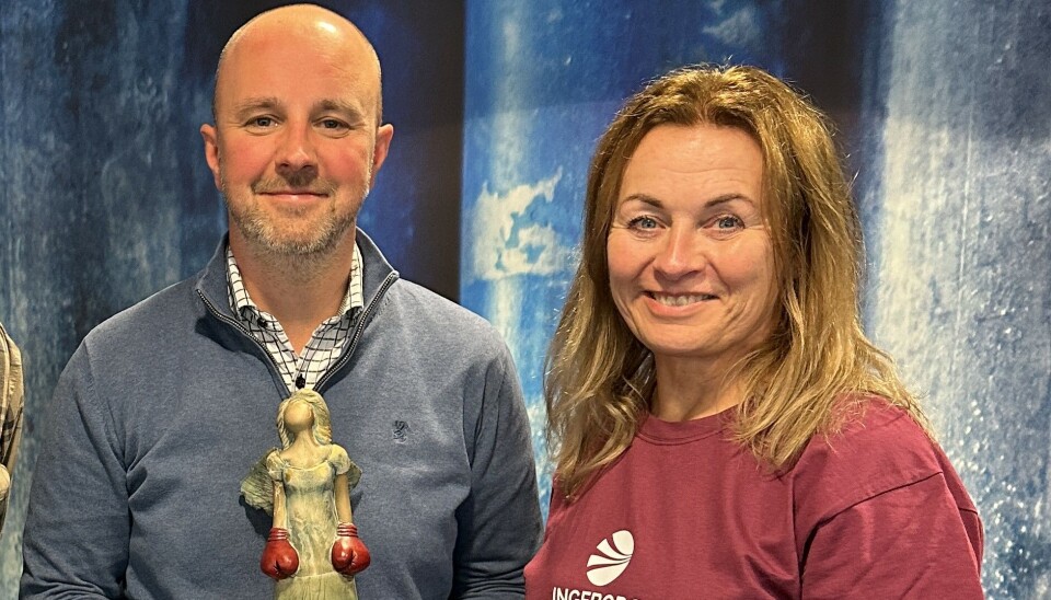 Grunnlegger og styreleder i Ingeborg-nettverket,
Eli H. Heyerdahl Eide overrekker Ingeborg-prisen 2024 til Håvard
Hamansen-Wallstad, daglig leder i Nilsson Haras AS.