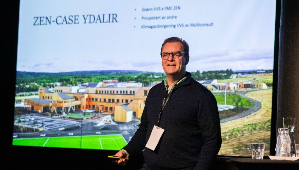 GULRØTTER: Det ligger både miljømessige og økonomiske gulrøtter i bedre sprinkleranlegg, viser beregninger som Kjell Audun Flåten har fått gjort.