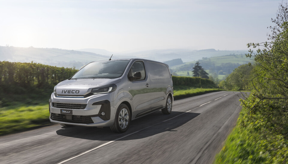 eJolly (2,8–3,2 tonn totalvekt) er kompakt, lav (under 1,9 m) og har plass til opptil 1175 kg last. Den leveres med to batterialternativer: 49 kWh (224 km rekkevidde) og 75 kWh (opptil 352 km).
